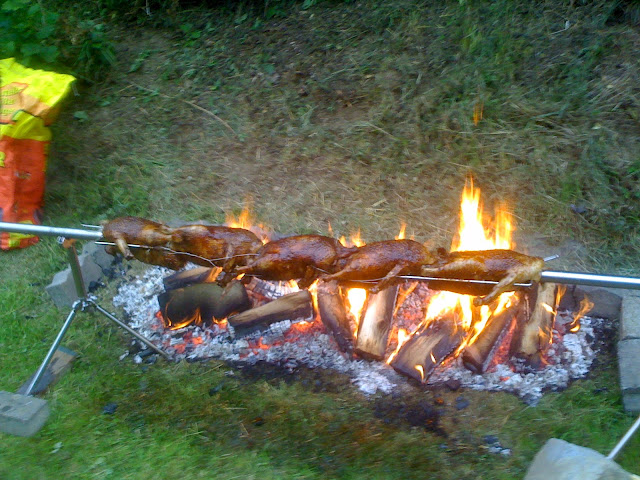 Pekingente – Barbarie Enten über Holzkohle gegrillt